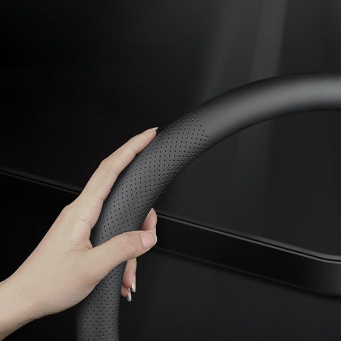 Leather car Steering Wheel Cover, Ultra-Thin, Non-Slip, for Men and Women, Round/D-Shaped, wear-Resistant in All Seasons, Universal Interior Decoration Accessories Grip Cover (Round Type)