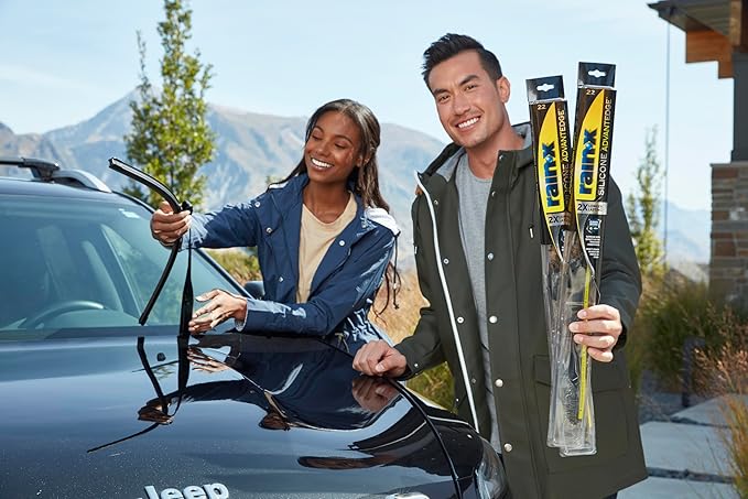 Rain-X Silicone AdvantEdge Wiper Blade 17" Windshield Wiper Blades Replacement, All-Weather Performance Lasts 2X Longer, Premium Beam, Installock Adapter for Easy Fit (Pack of 1)